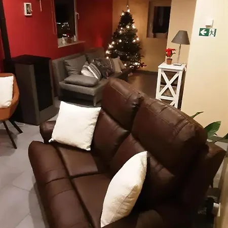 Apartman Charming In - 80 M² With Shared Pool Waimes