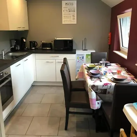 Charming In - 80 M² With Shared Pool Waimes